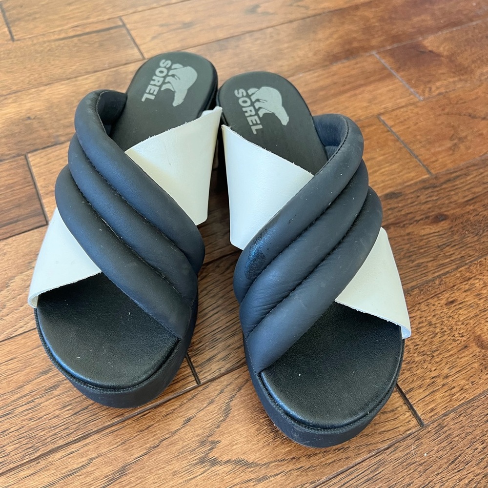 Sorel Cameron Puff Flatform Sandal